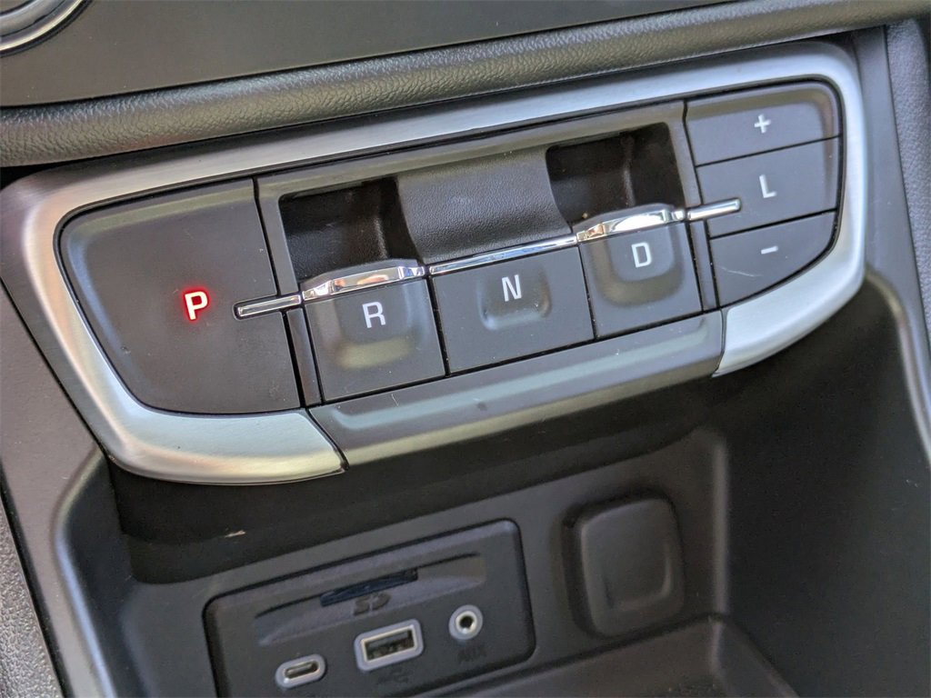 Used 2023 GMC Terrain SLT image 23