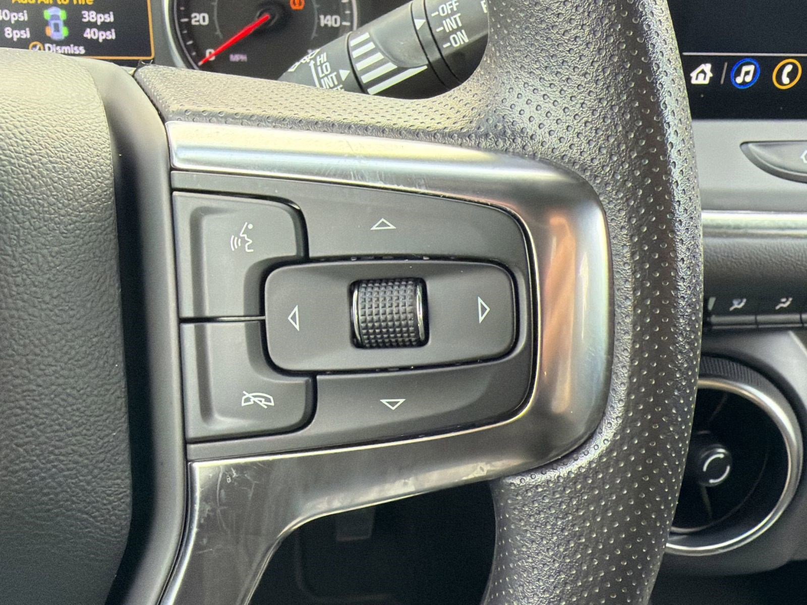 Used 2025 Chevrolet Blazer LT FWD image 28
