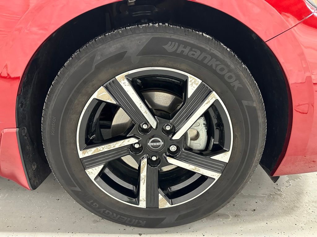 Used 2025 Nissan Sentra SV image 57