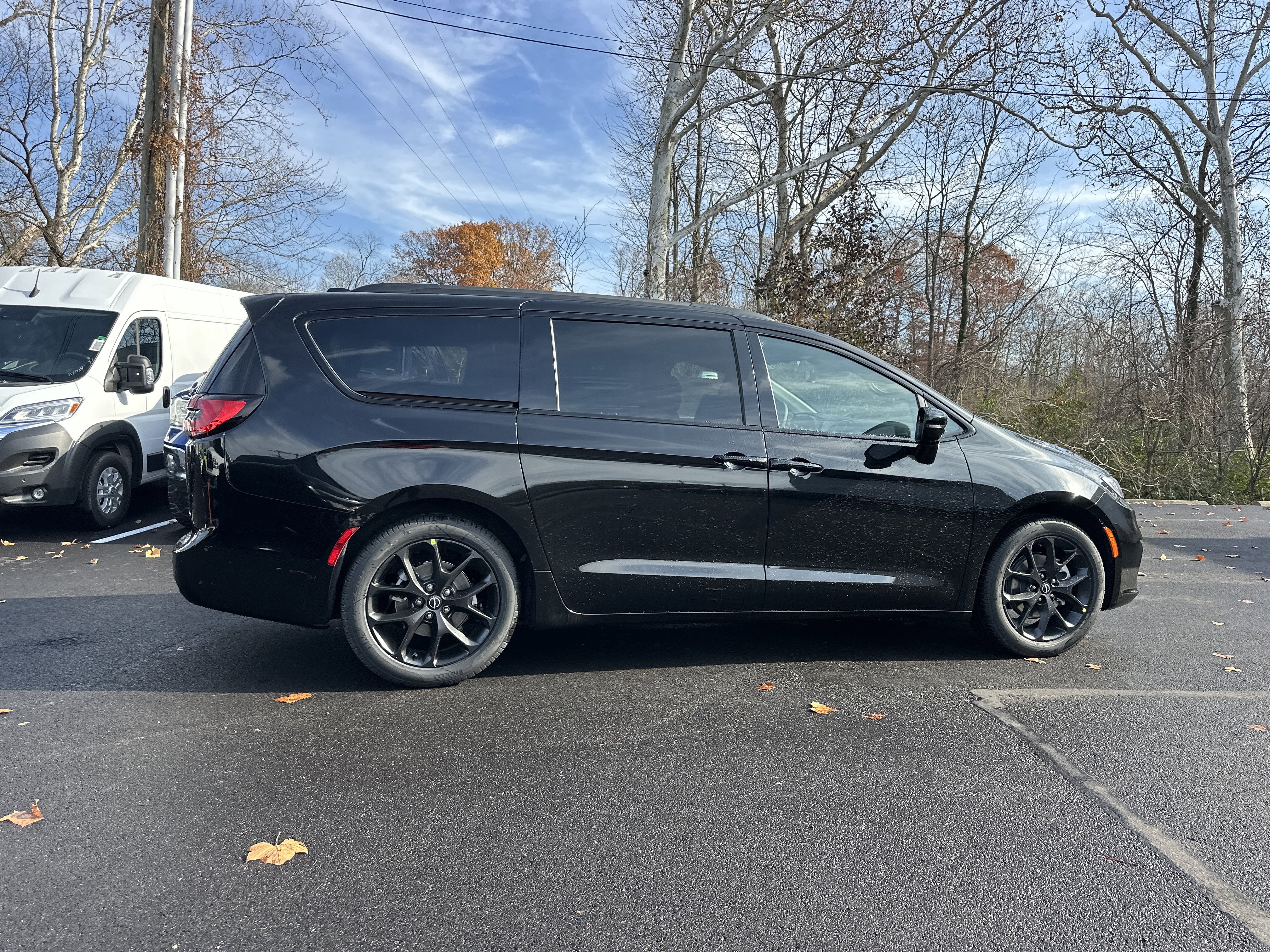 New 2026 Chrysler Pacifica Limited w/ S Appearance Package image 18