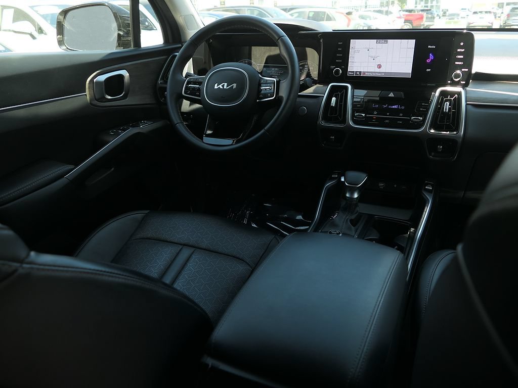 Used 2023 Kia Sorento EX w/ Panoramic Sunroof Package FWD image 27