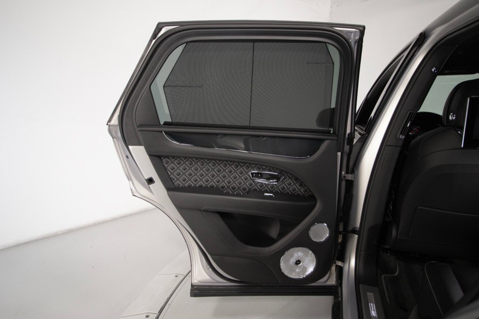 Used 2023 Bentley Bentayga Speed image 55