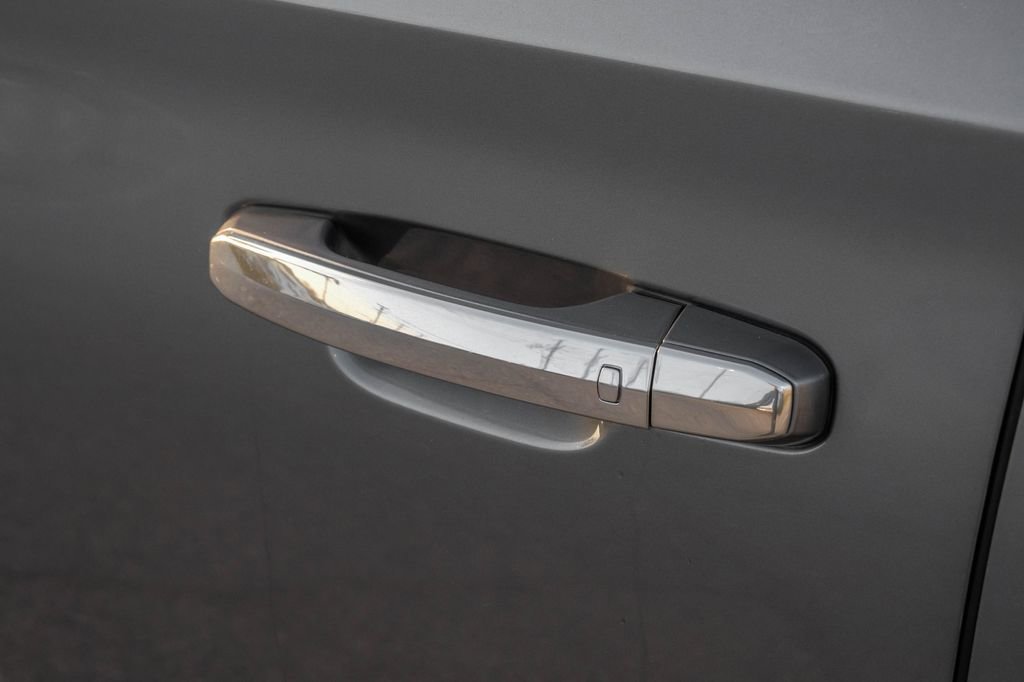 Used 2020 Cadillac Escalade ESV Luxury w/ Escalade Sport Edition image 45