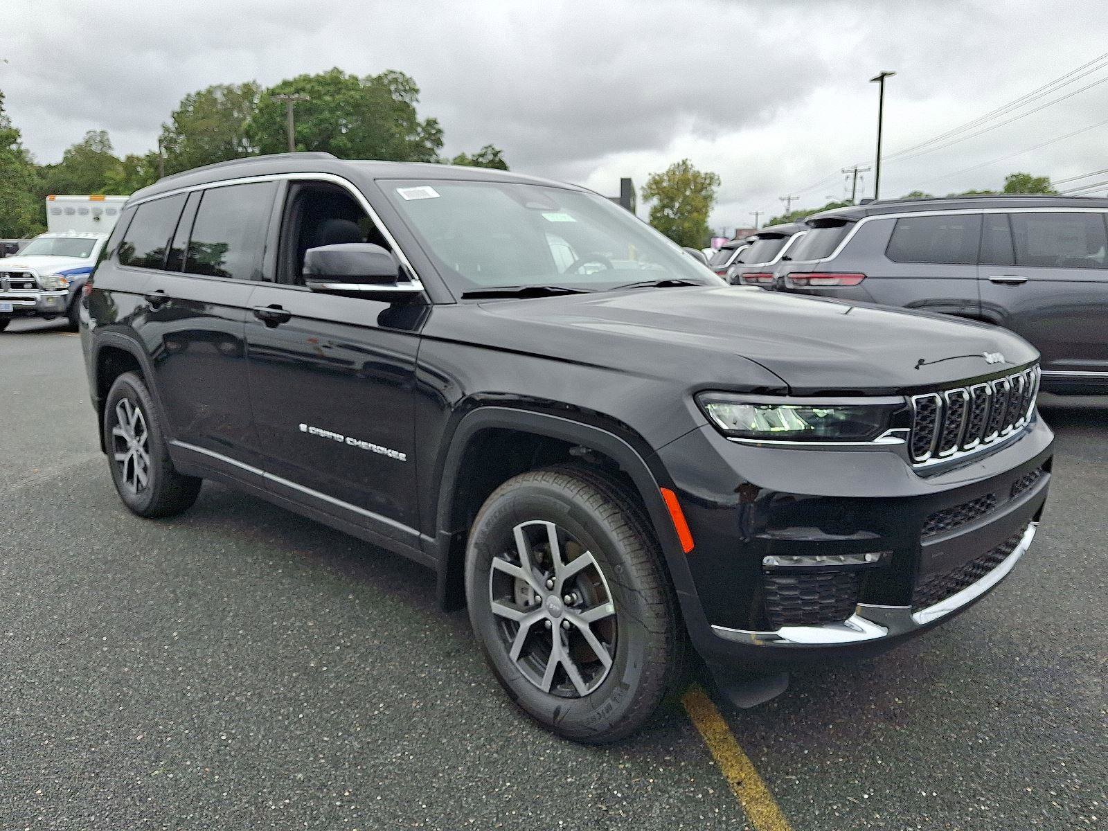 New 2025 Jeep Grand Cherokee L Limited w/ MOPAR Finishing Package image 2