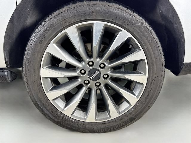 Used 2018 Lincoln Navigator L Select RWD image 35