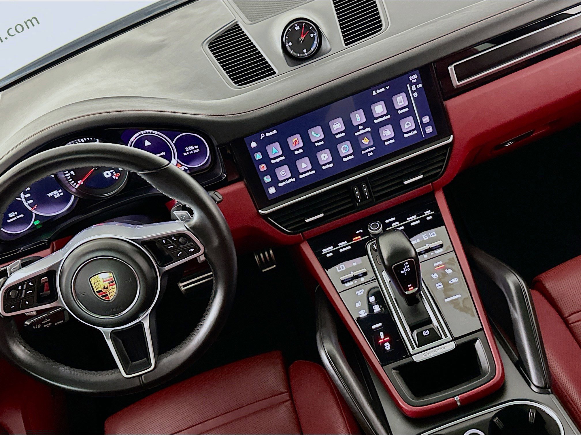Used 2022 Porsche Cayenne GTS w/ Premium Package Plus AWD/4WD image 18