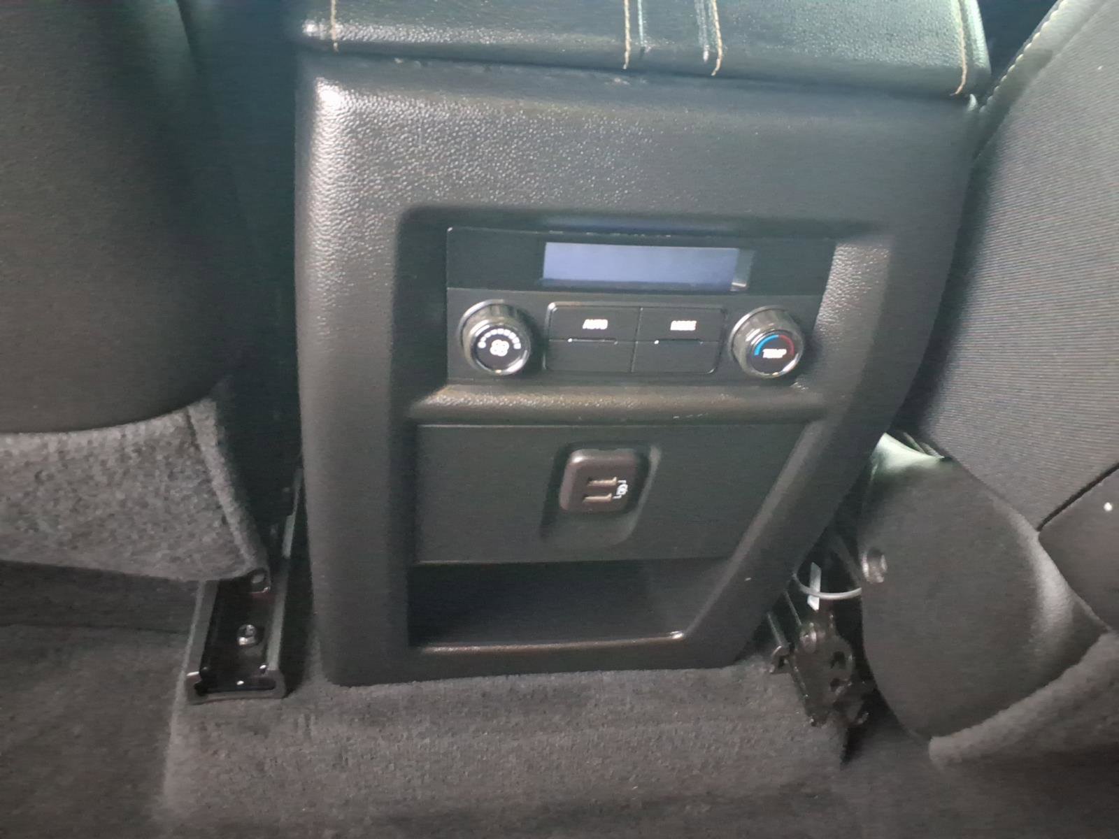 Used 2023 Chevrolet Traverse LT FWD image 11
