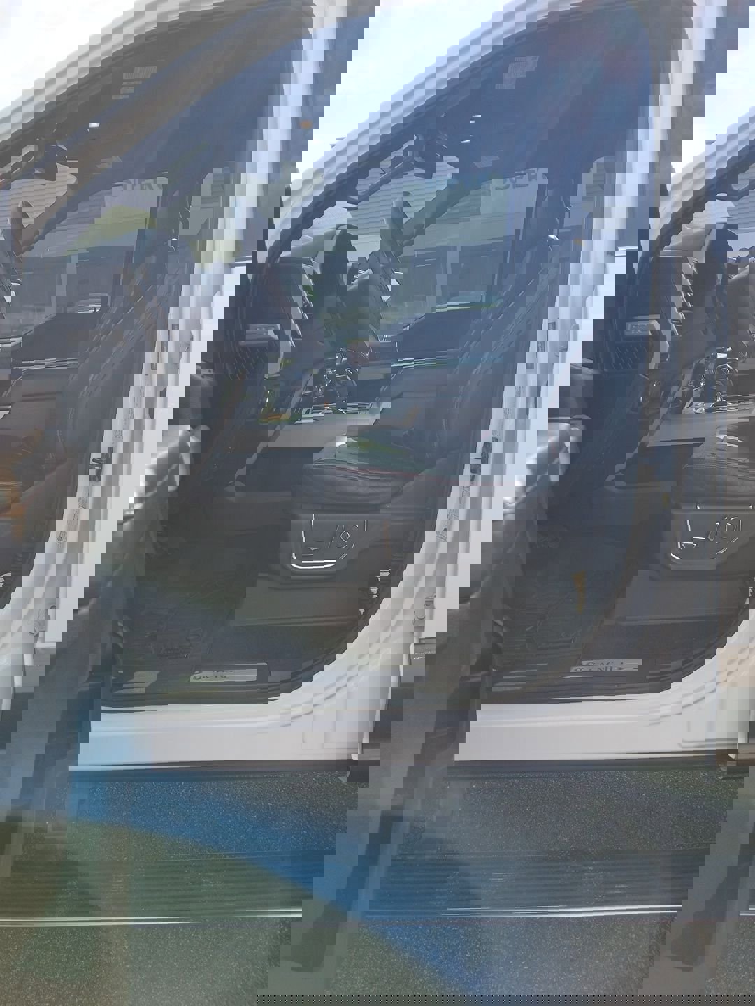 Used 2017 Ford F150 King Ranch w/ Equipment Group 601A Luxury AWD/4WD image 7