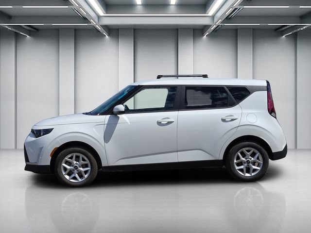 Certified 2025 Kia Soul LX w/ LX Technology Package FWD image 7