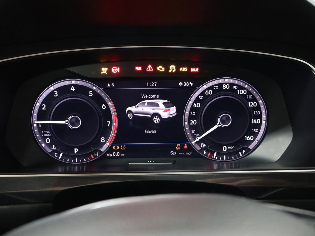 Used 2018 Volkswagen Tiguan SEL Premium w/ 3rd Row Seat Package image 41