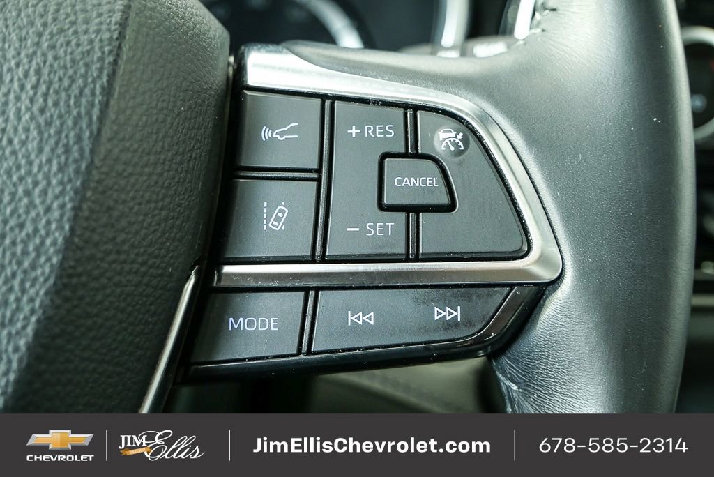 Used 2020 Toyota Highlander XLE image 11