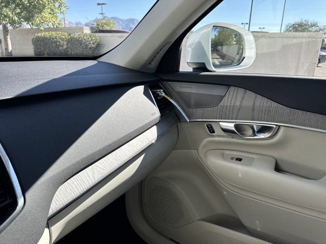 New 2025 Volvo XC90 T8 Plus w/ Protection Package Premier AWD/4WD image 28