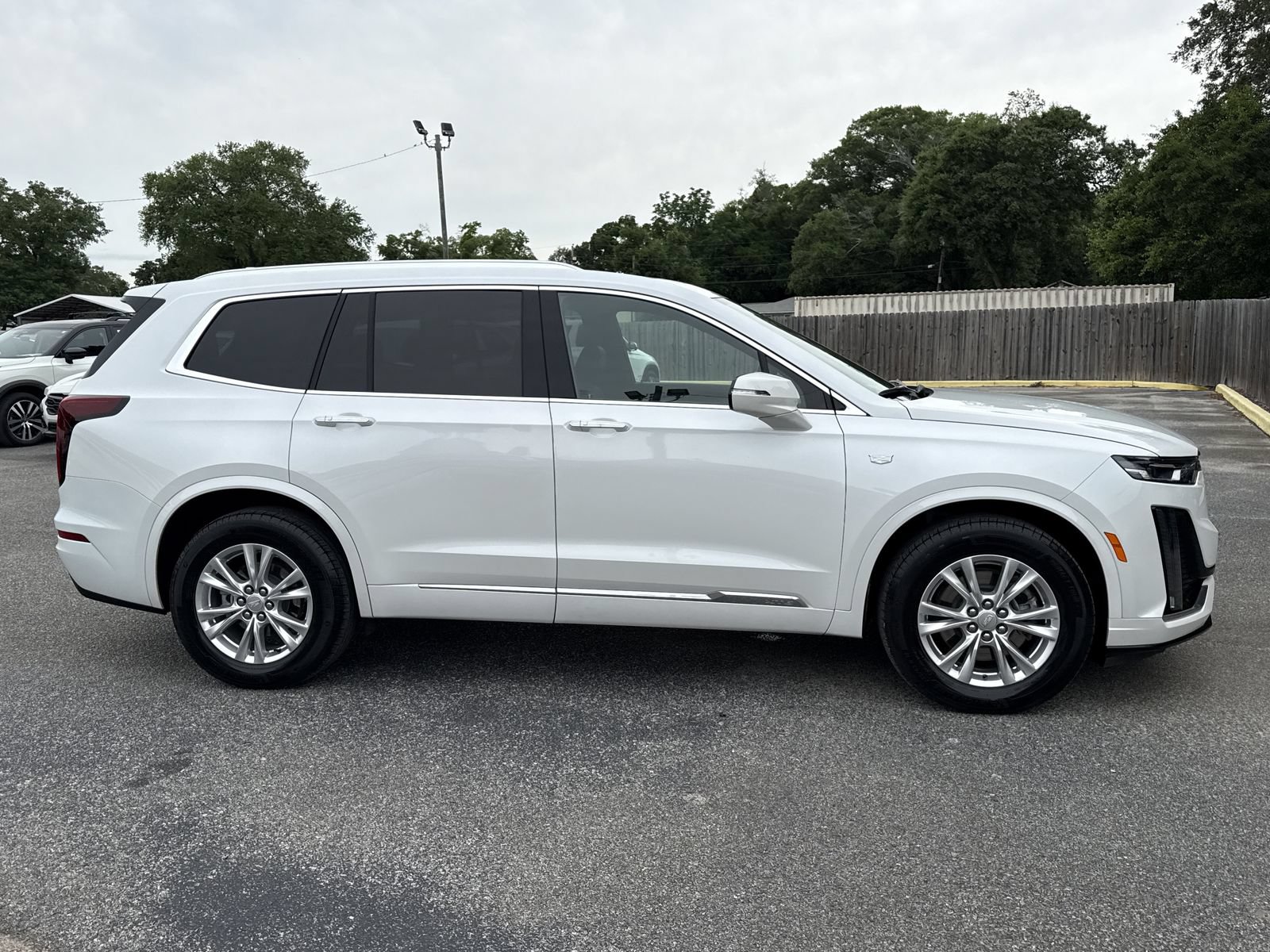 Used 2024 Cadillac XT6 Luxury FWD image 6