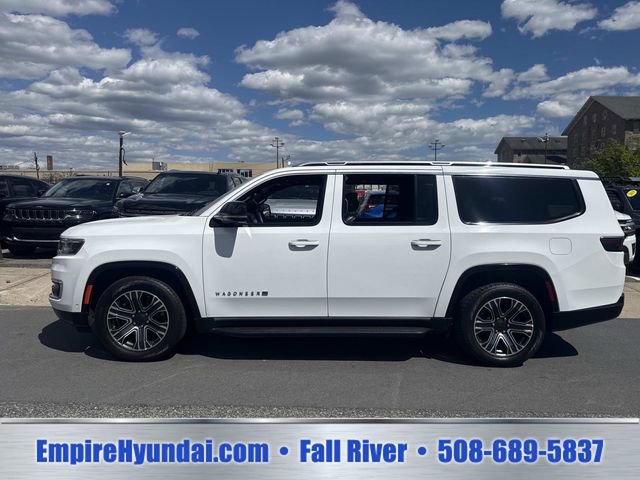 Used 2024 Jeep Wagoneer L Series II w/ Flexible Seating Group AWD/4WD image 9