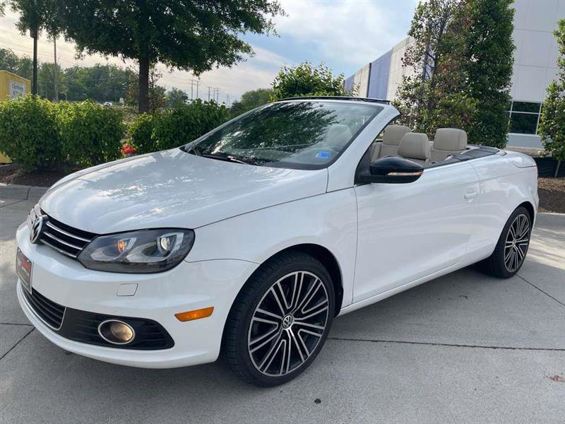 Used 2014 Volkswagen Eos FWD image 2