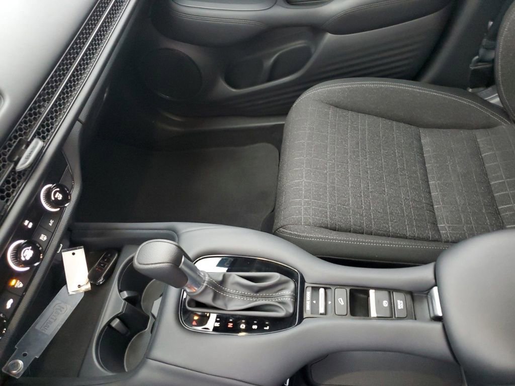 Certified 2023 Honda HR-V LX image 22