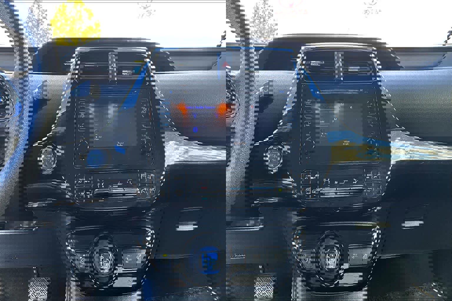 Used 2019 Toyota Prius LE w/ Carpet Mat Package image 34