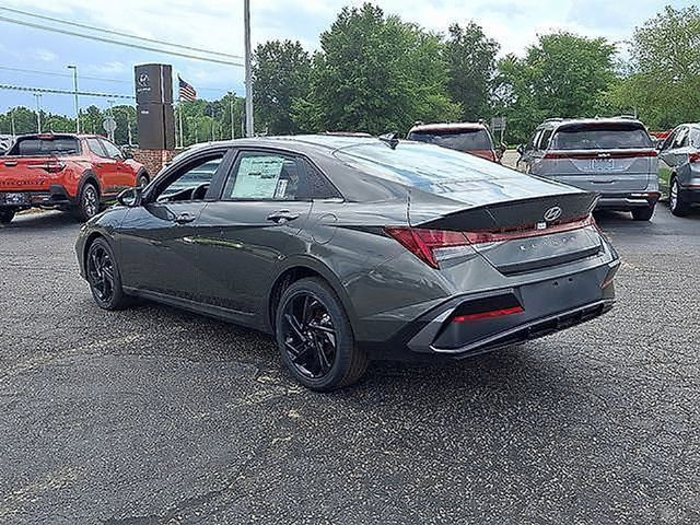 New 2026 Hyundai Elantra SEL Sport Premium FWD image 3