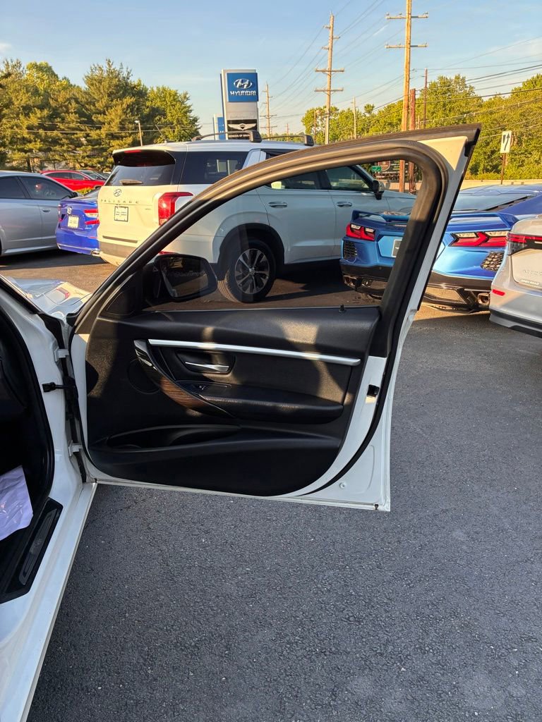 Used 2018 BMW 330i xDrive Sedan AWD/4WD image 46
