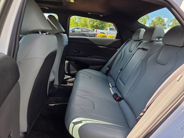 Used 2025 Hyundai Elantra Limited w/ Cargo Package FWD image 14