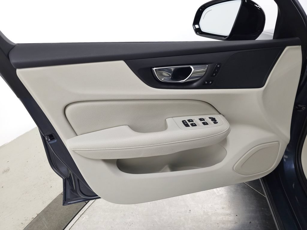 Certified 2022 Volvo S60 T8 R-Design Expression w/ Advanced Package AWD/4WD image 15