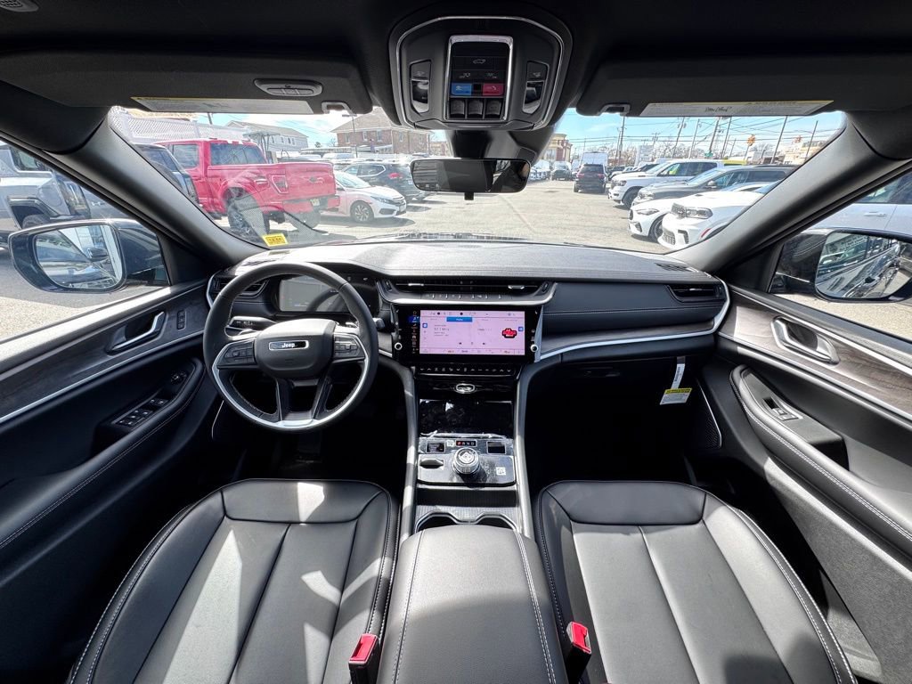 New 2026 Jeep Grand Cherokee L Limited w/ Limited Altitude Package AWD/4WD image 10