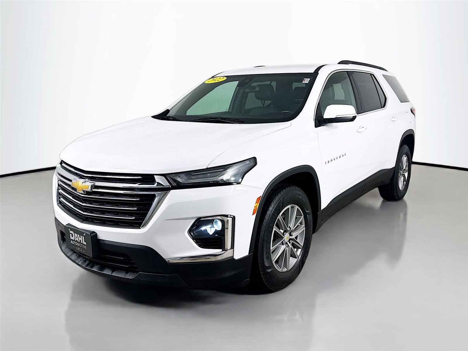 Used 2022 Chevrolet Traverse LT image 3