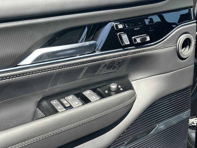 New 2026 Jeep Grand Wagoneer Summit AWD/4WD image 11