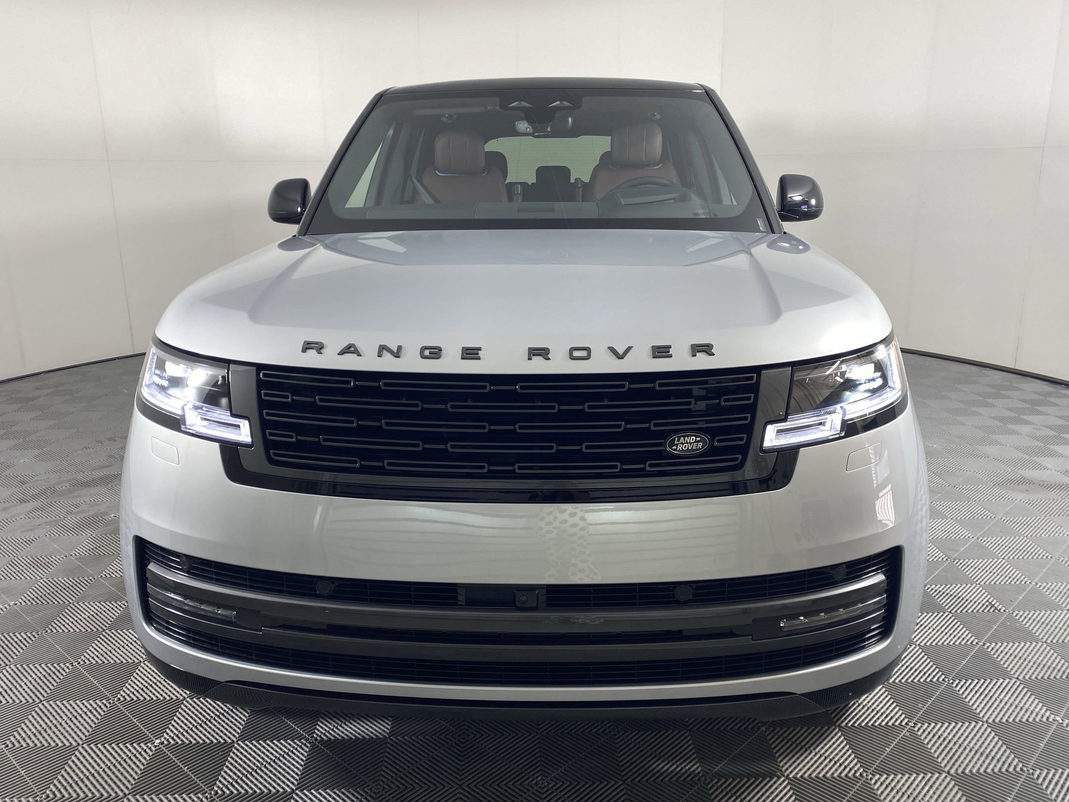 New 2025 Land Rover Range Rover SE image 4