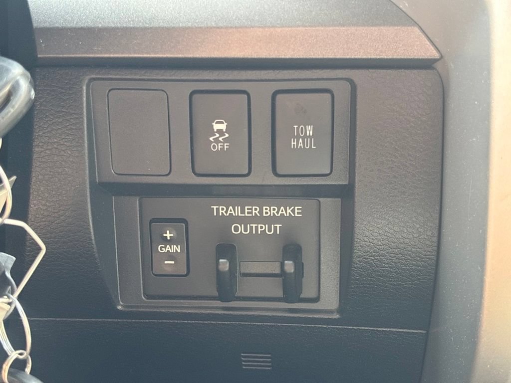 Used 2019 Toyota Tundra SR5 AWD/4WD image 17