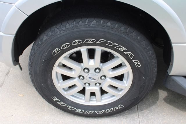 Used 2011 Ford Expedition XLT AWD/4WD image 11