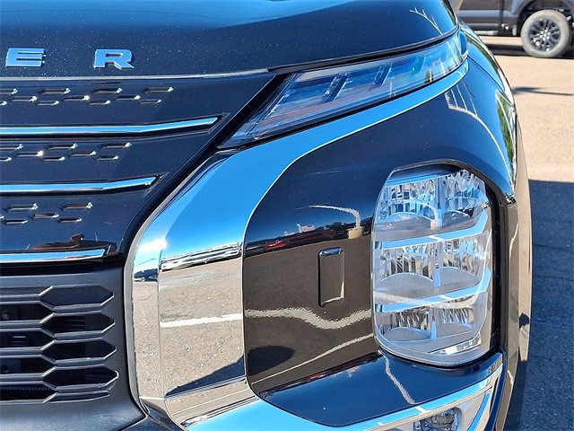 Used 2024 Mitsubishi Outlander SE image 9