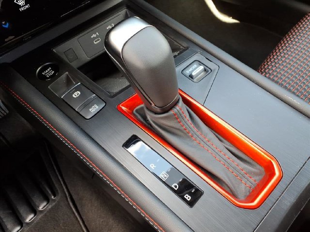 New 2026 Nissan Kicks SR w/ SR Premium Package FWD image 8