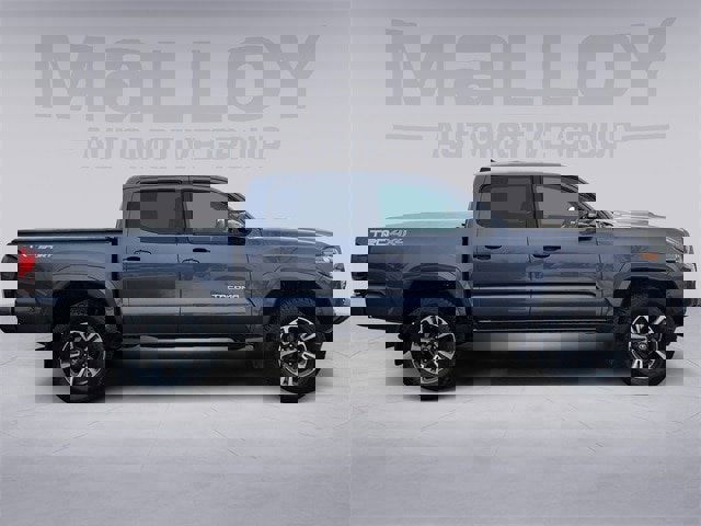 Used 2018 Toyota Tacoma TRD Sport image 6