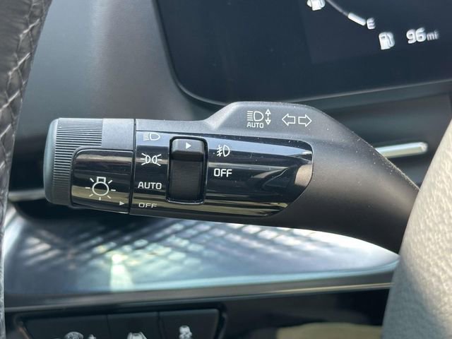 Used 2024 Kia Carnival SX Prestige FWD image 27