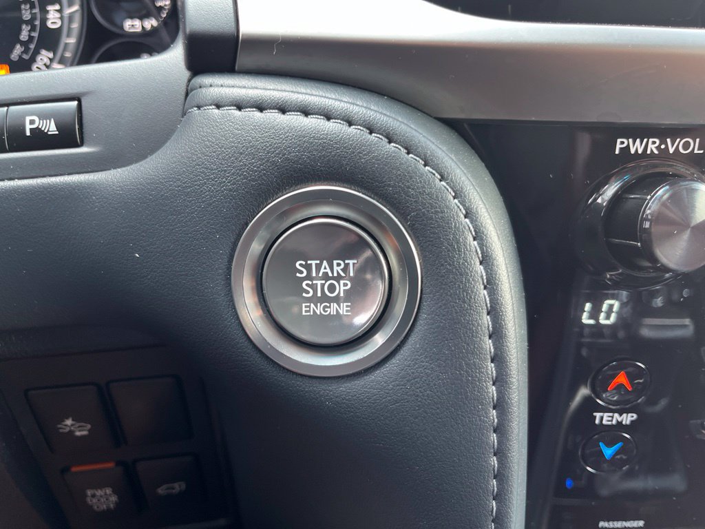 Used 2019 Lexus LX 570 4WD w/ Luxury Package image 27