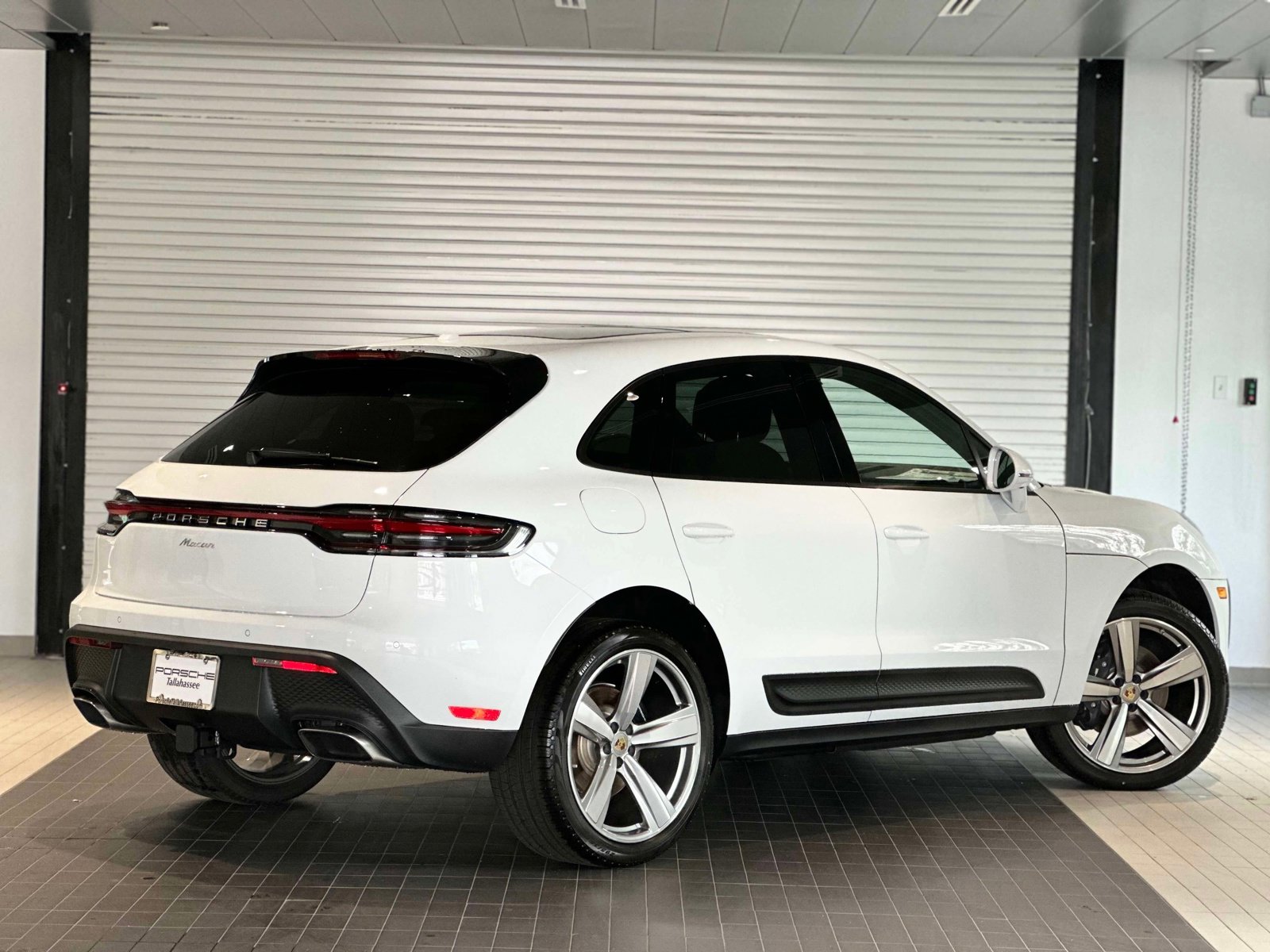 New 2026 Porsche Macan image 7