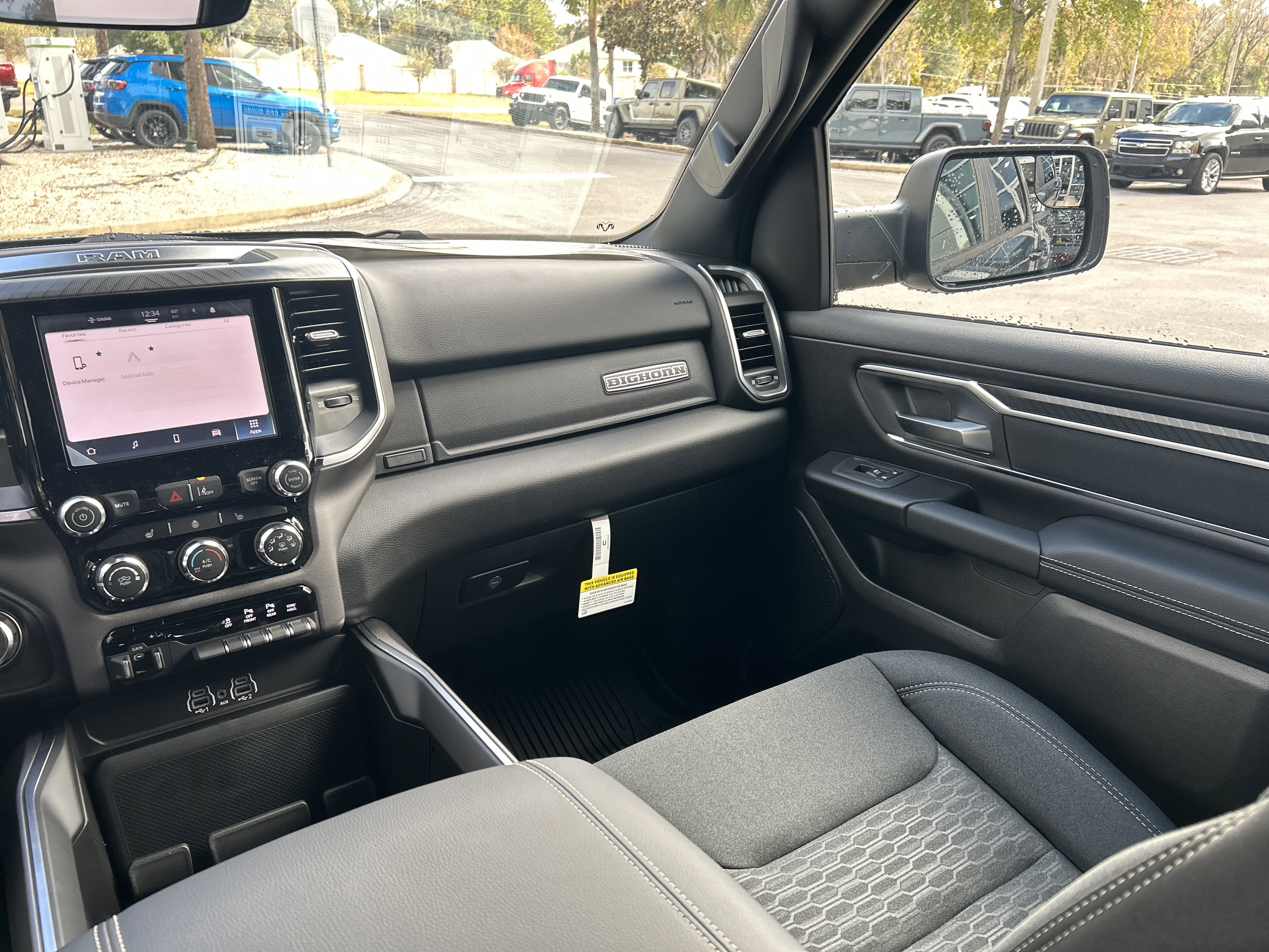 New 2026 RAM 1500 4x4 Crew Cab image 38
