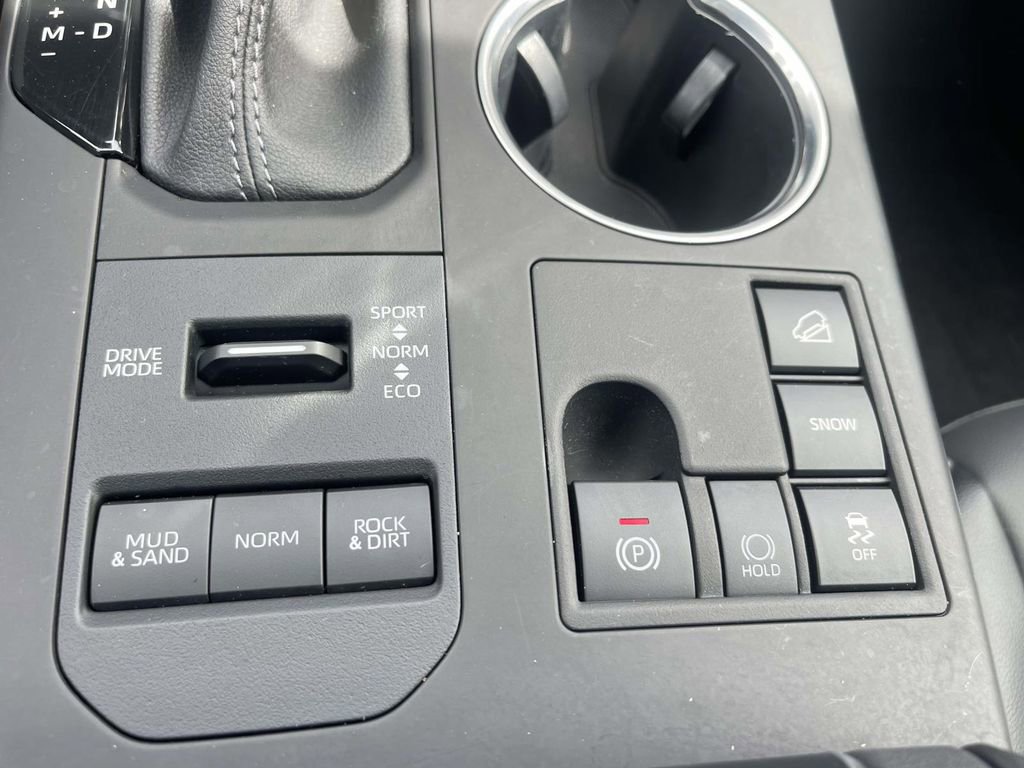 Used 2023 Toyota Highlander XLE image 63