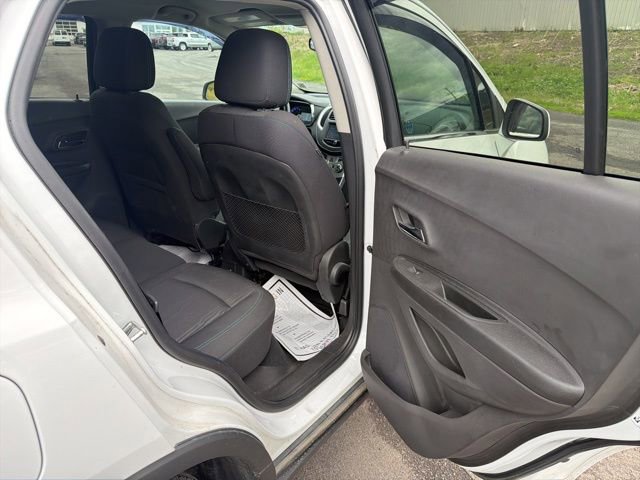 Used 2016 Chevrolet Trax LT AWD/4WD image 18
