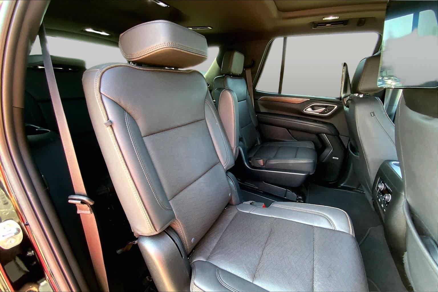 Used 2023 Chevrolet Tahoe High Country w/ Advanced Technology Package AWD/4WD image 18