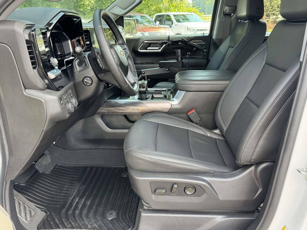 Used 2026 Chevrolet Silverado 1500 LTZ w/ Z71 Off-Road Package AWD/4WD image 21