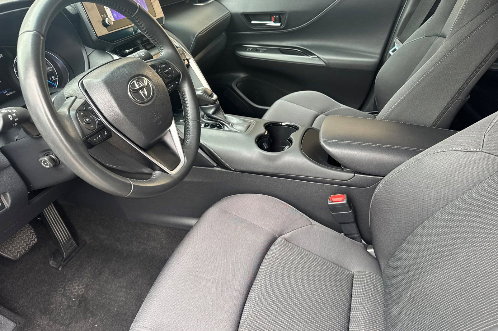 Used 2024 Toyota Venza LE AWD/4WD image 13