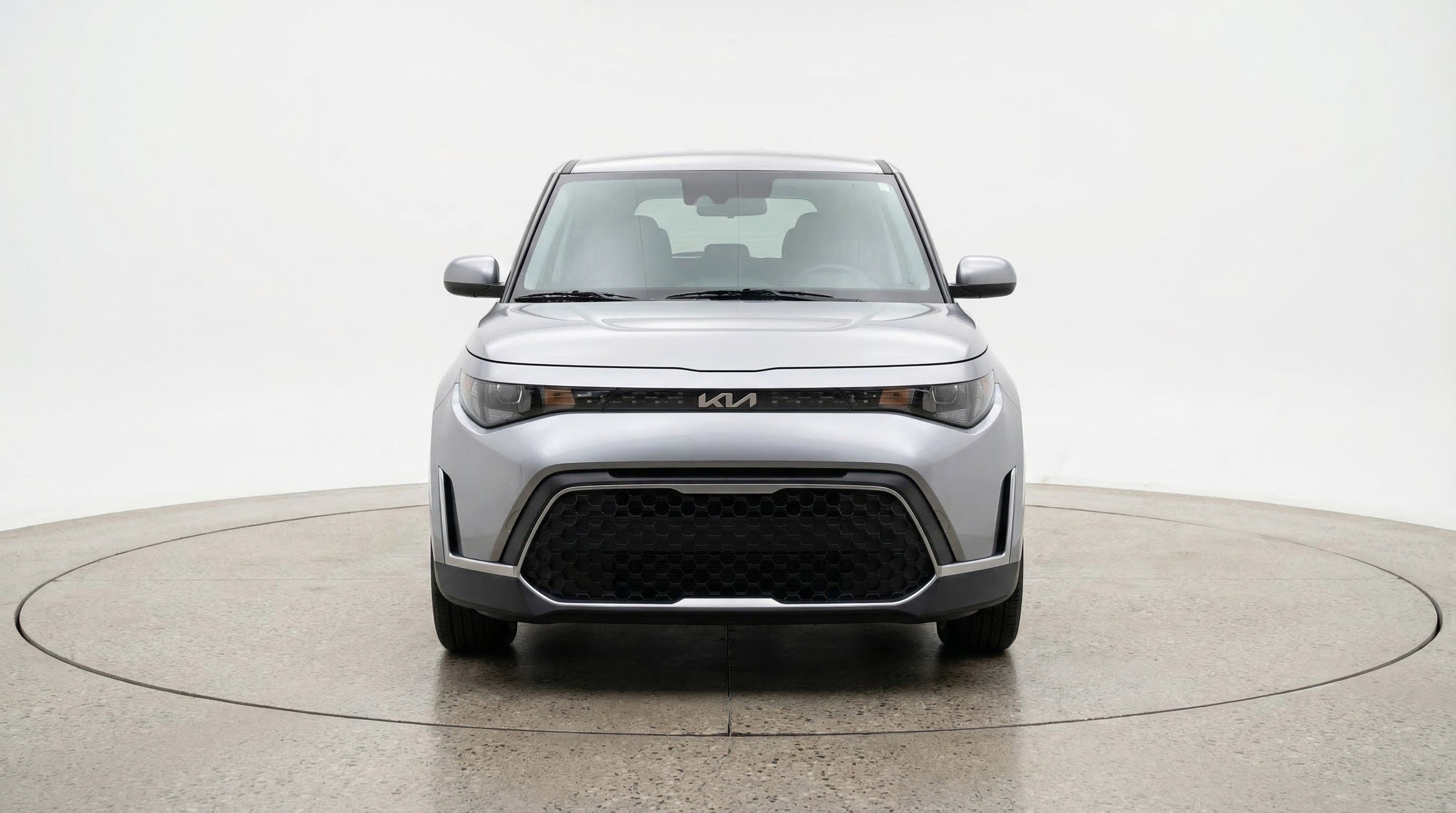 Used 2025 Kia Soul LX w/ LX Technology Package image 2