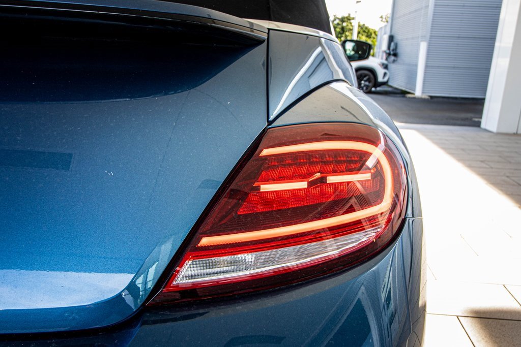 Used 2019 Volkswagen Beetle 2.0T SE image 16