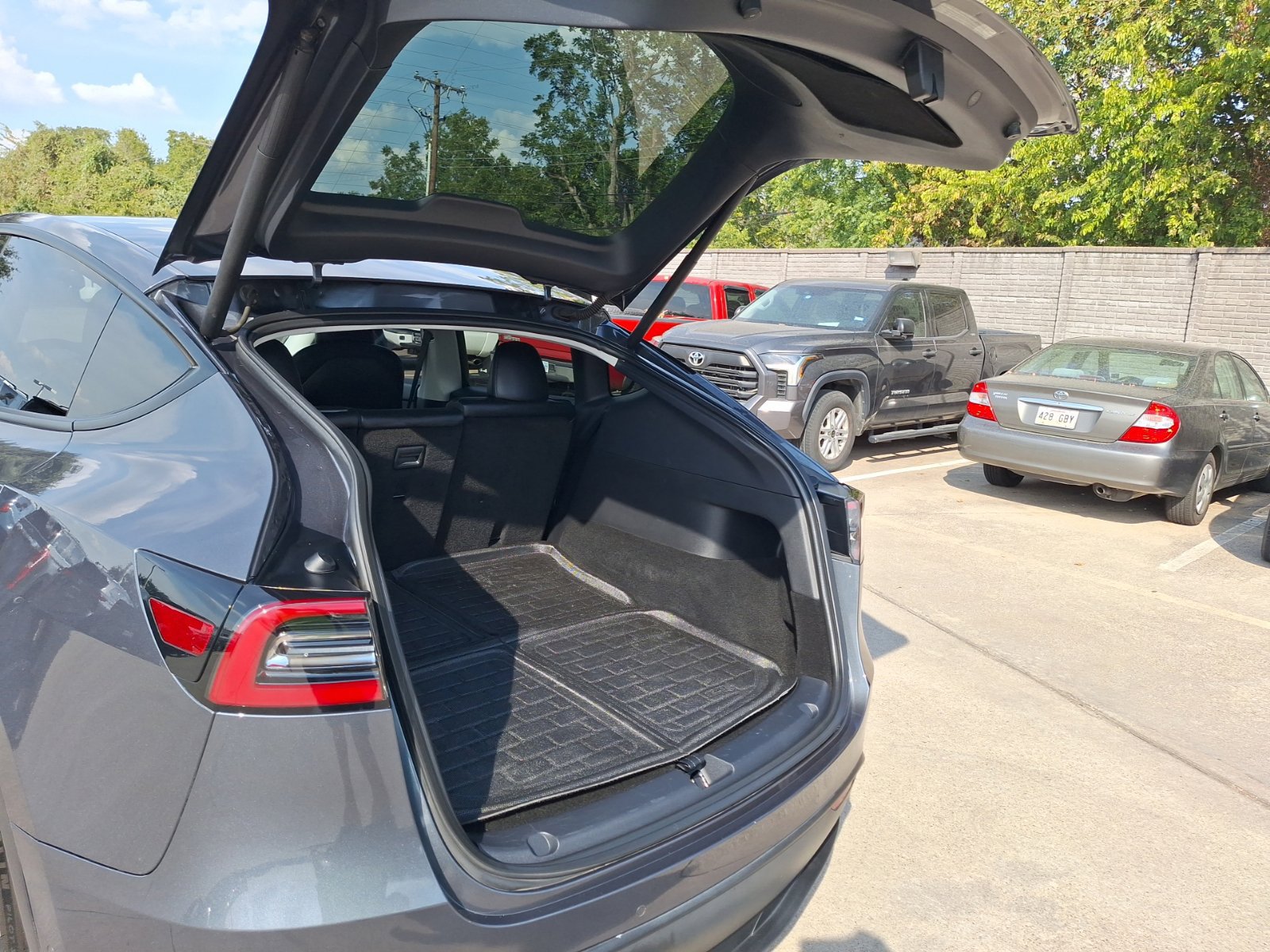 Used 2020 Tesla Model Y Long Range AWD/4WD image 30