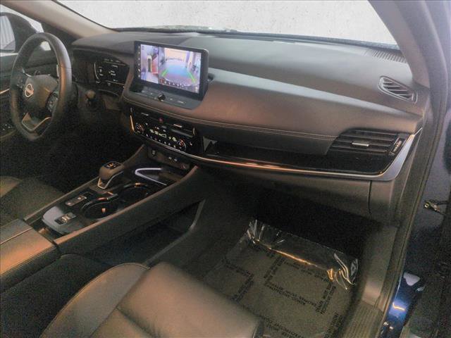 Used 2025 Nissan Rogue SL w/ Tech Package image 23