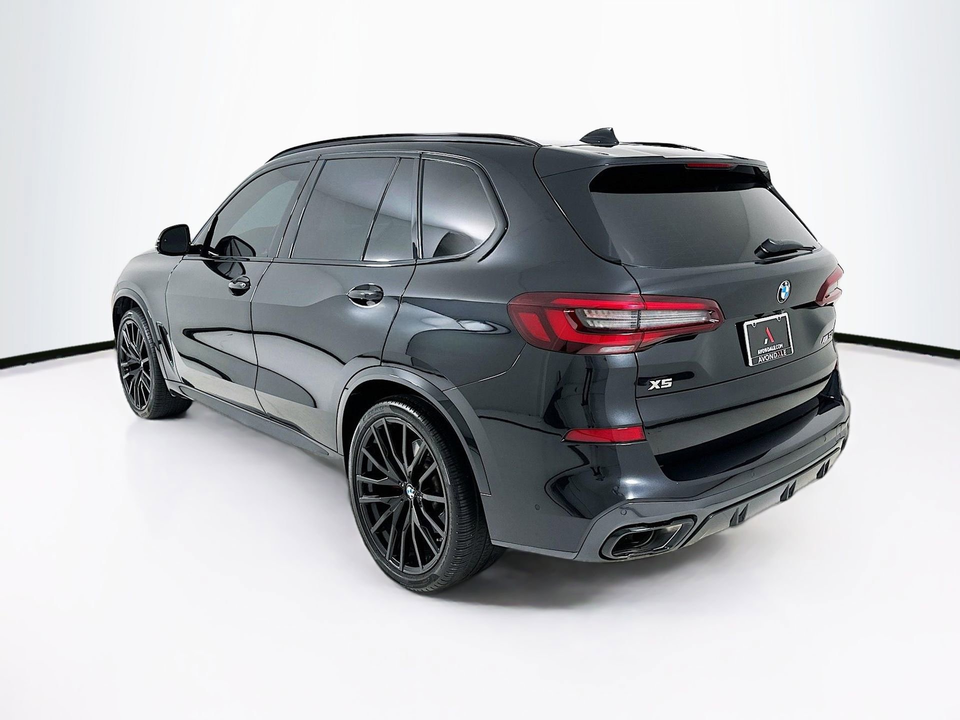 Used 2023 BMW X5 M50i w/ Executive Package image 6