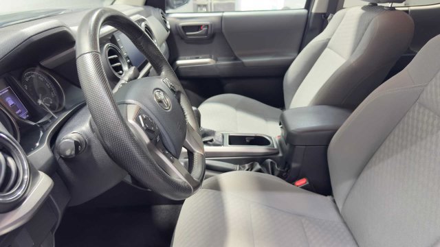 Used 2020 Toyota Tacoma SR5 RWD image 23