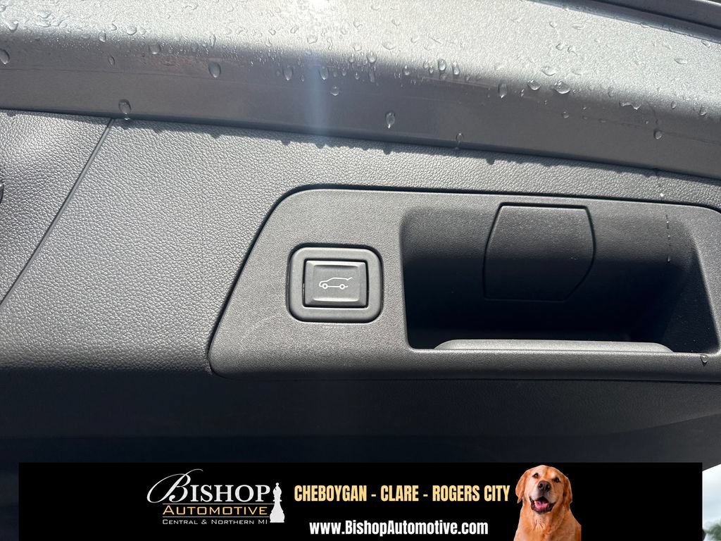 Used 2023 Buick Envision Avenir AWD/4WD image 24